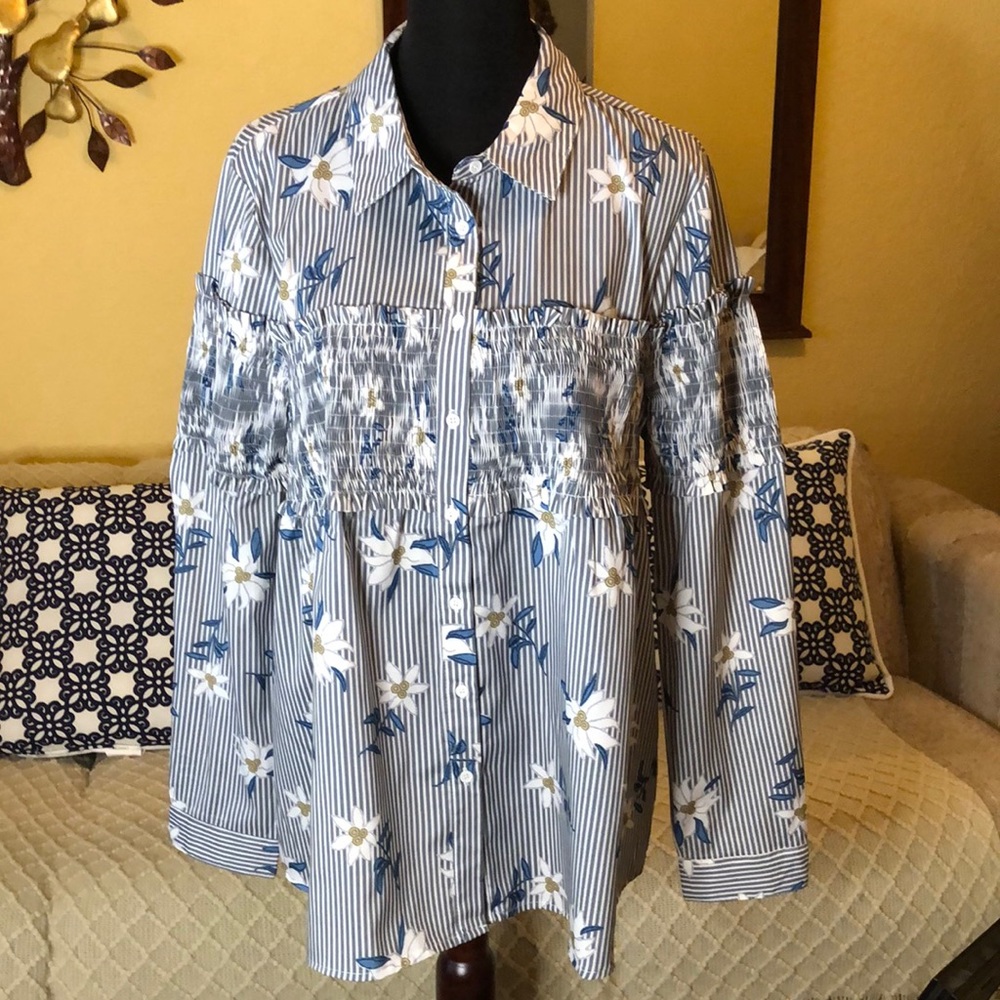 Entro Striped Floral Print and Smock Detail Top - Large